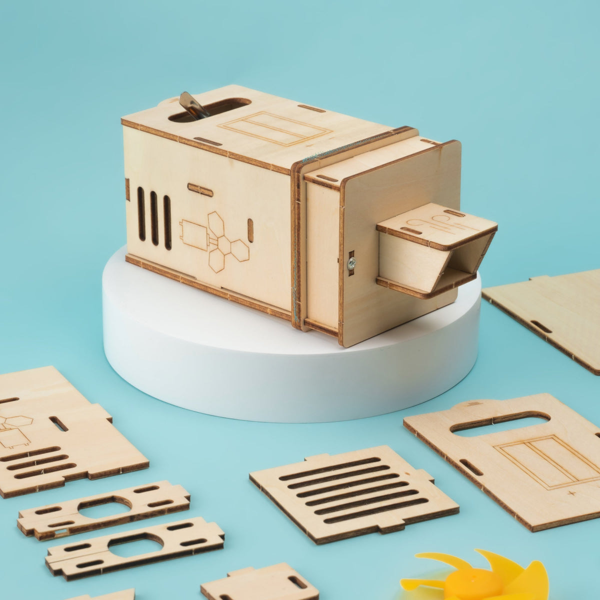 Vacuum Cleaner DIY STEM Kit by Kitsville, image 1 of 6