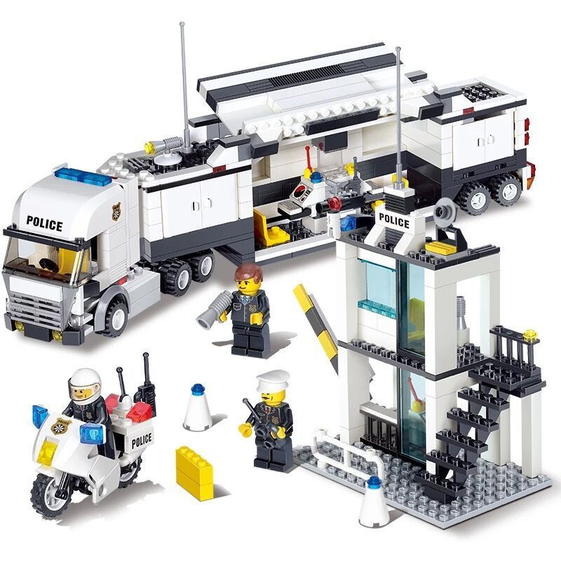 The police rescue building block sets shown in detail
