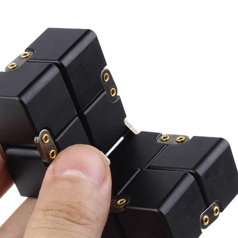 Detailed look at the alloy infinity cube fidget toy