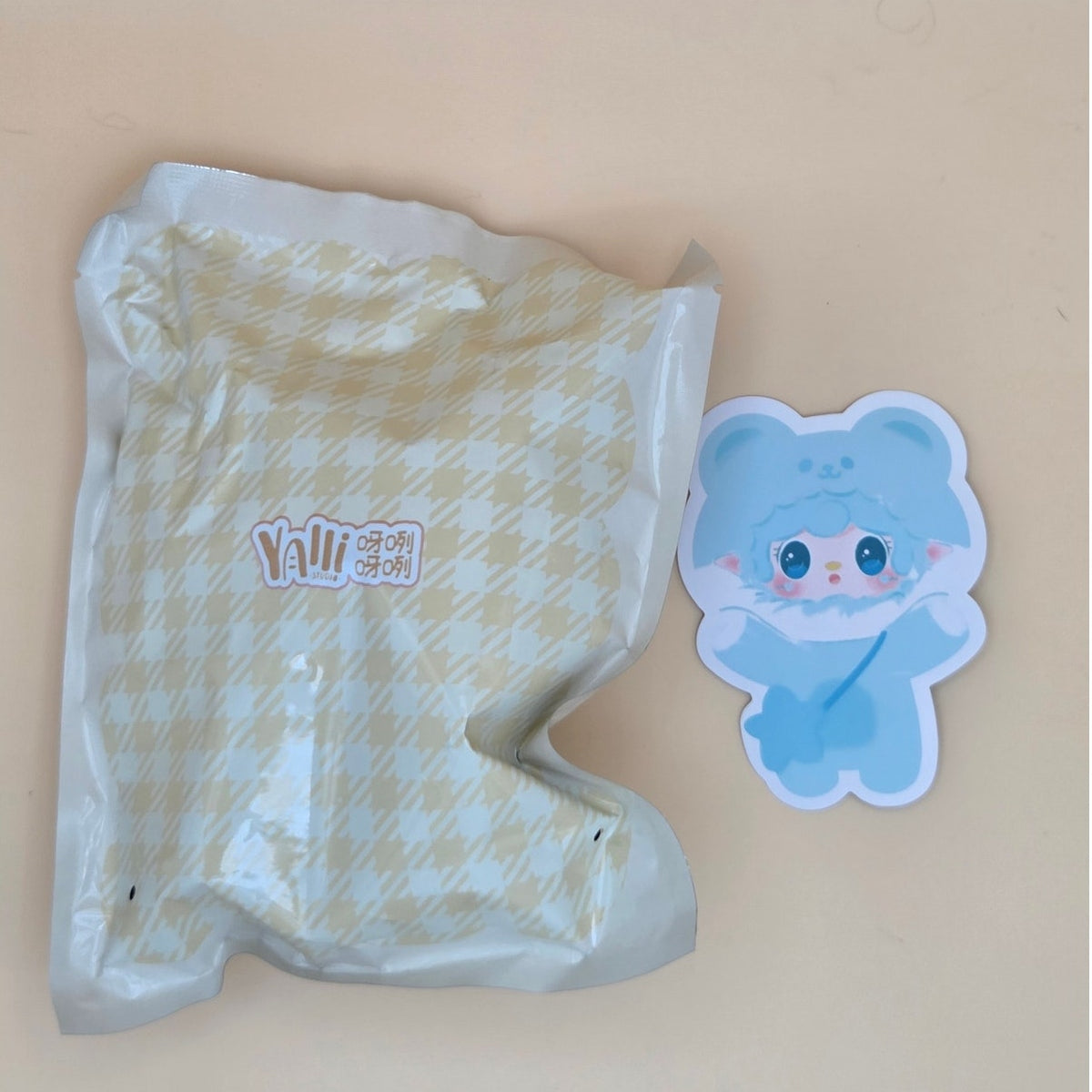 Yooki Take a bite of bear Sweet & Crispy Figure — product photo 1 of 3