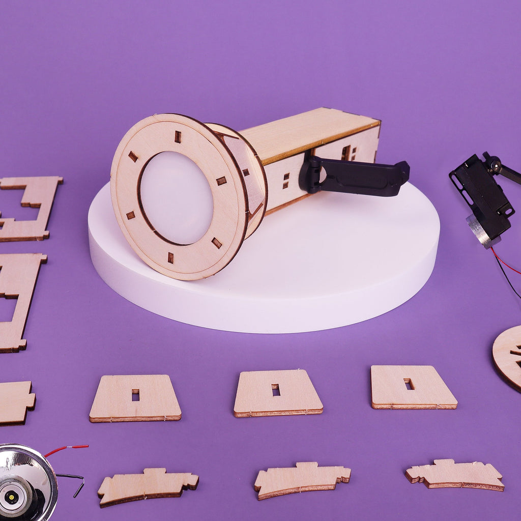 Hand-Crank Flashlight DIY STEM Kit by Kitsville, image 5 of 5