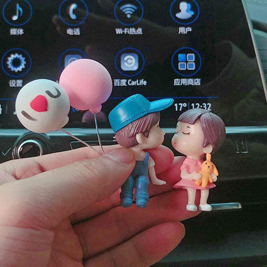 Romantic Anime Couple Figurines – 4PCS Resin Dashboard Decor