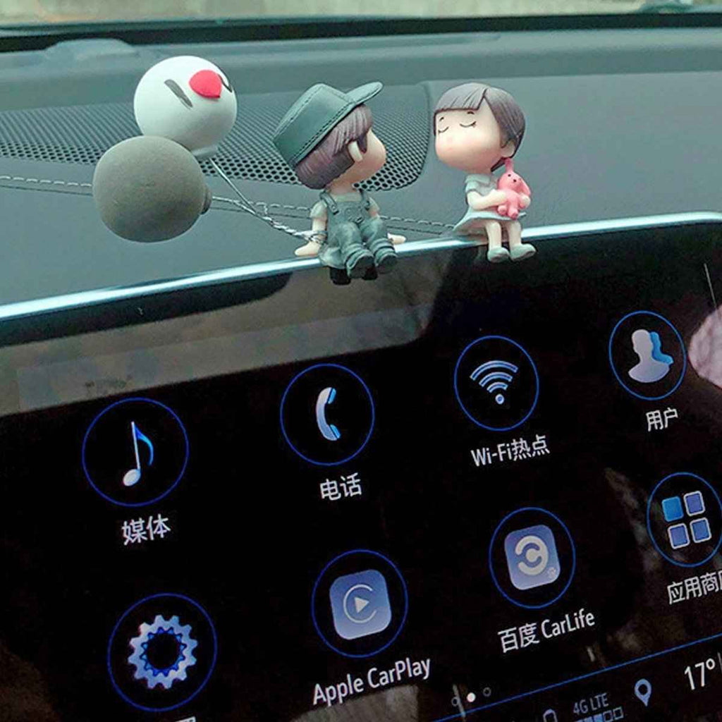 Romantic Anime Couple Figurines – 4PCS Resin Dashboard Decor