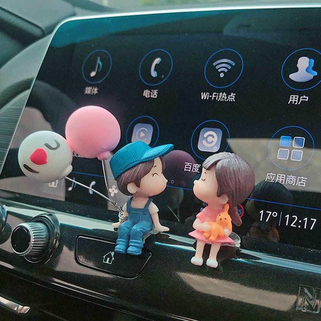Romantic Anime Couple Figurines – 4PCS Resin Dashboard Decor