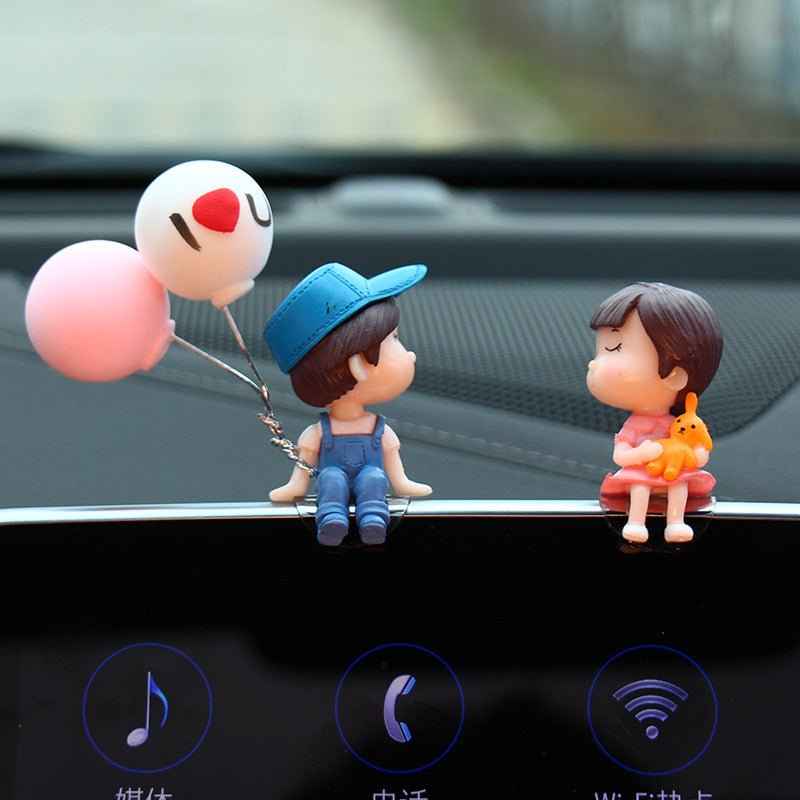 Romantic Anime Couple Figurines – 4PCS Resin Dashboard Decor