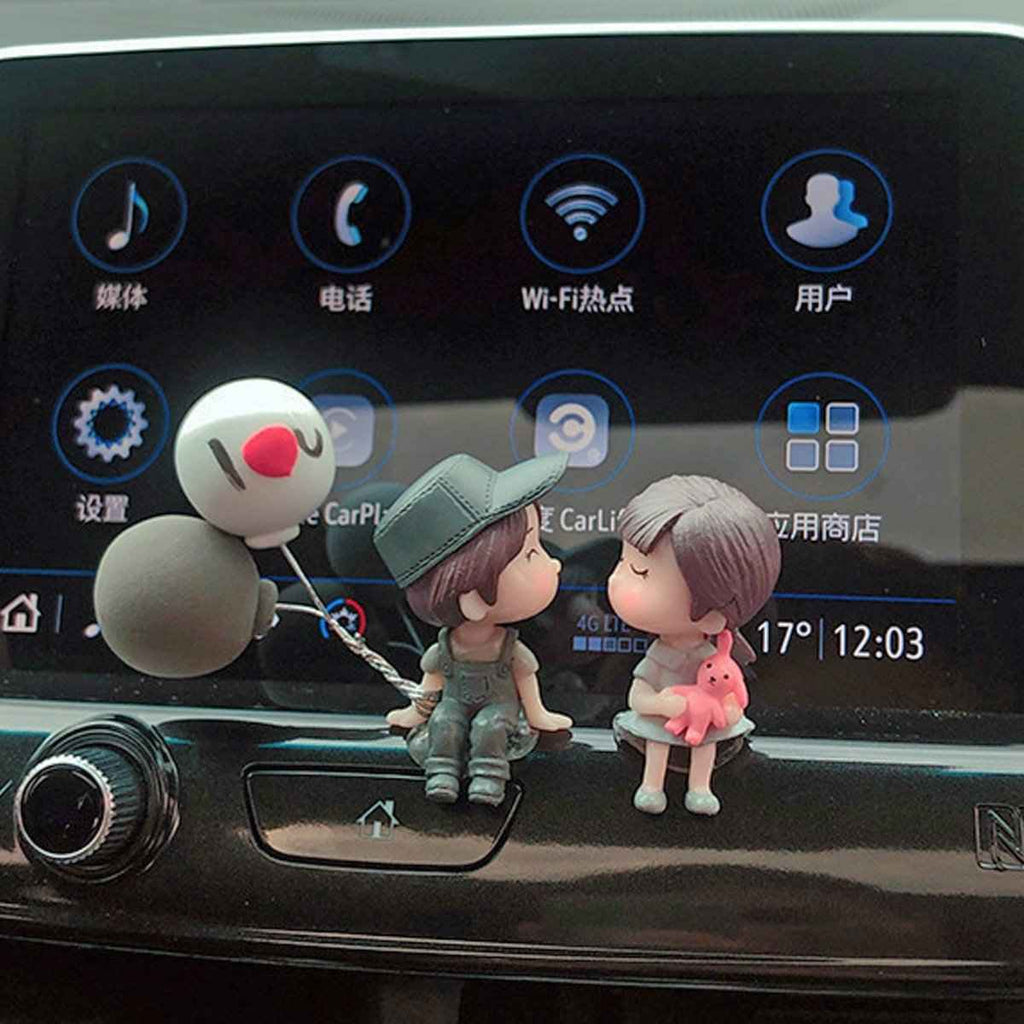 Romantic Anime Couple Figurines – 4PCS Resin Dashboard Decor