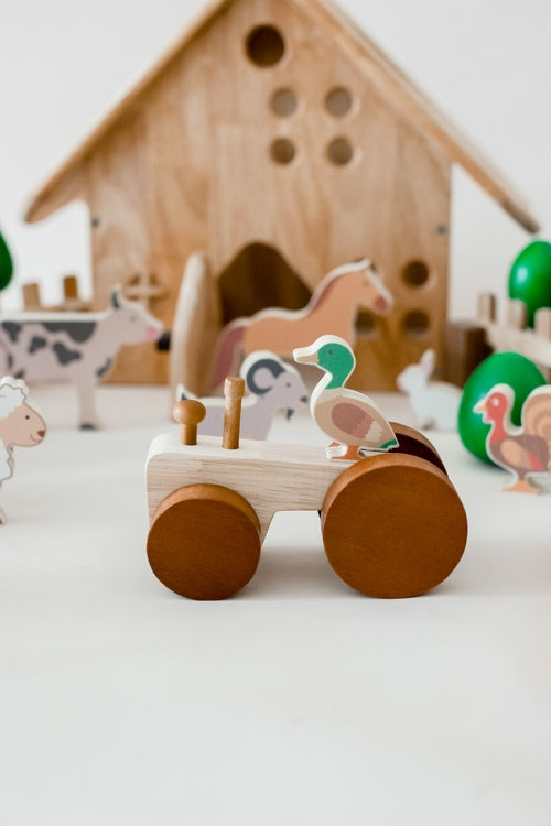 QToys Farm Animals & Tractor Set
