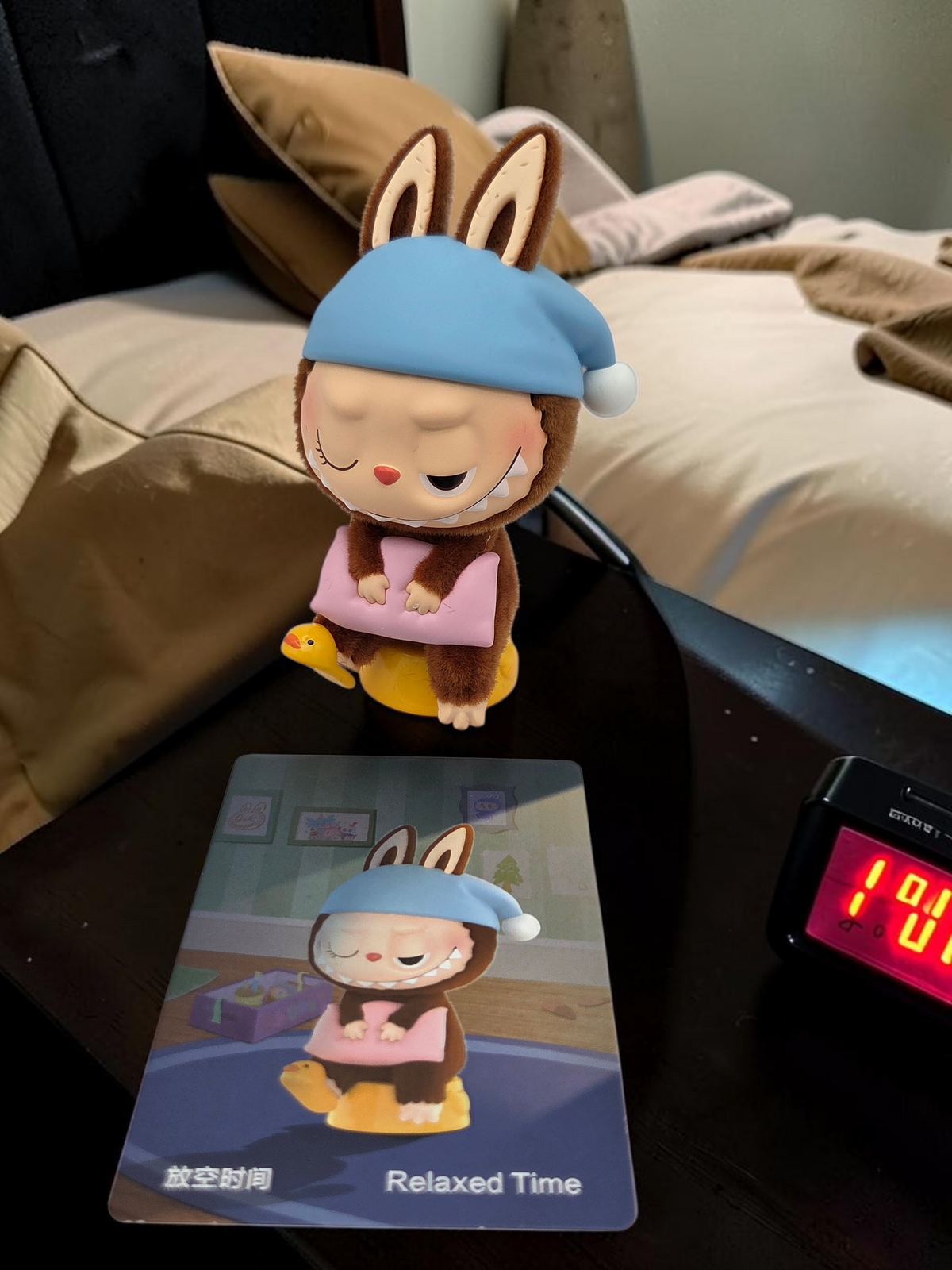 The Monster's 1:00 am figures Figure — product photo 4 of 16
